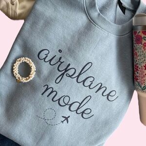 GILDAN Airplane Mode Sweatshirt (S) (NWOT)